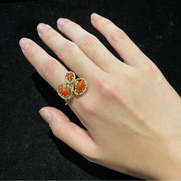 ✨ 14K Gold Vintage Red Coral Ring - Picture 3 of 5